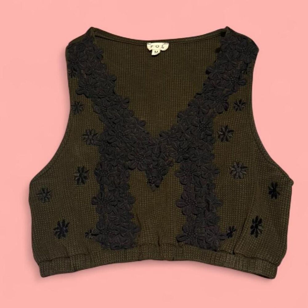 POL Clothing Olive Green waffle knit Flower Patch Cropped Tank size medium